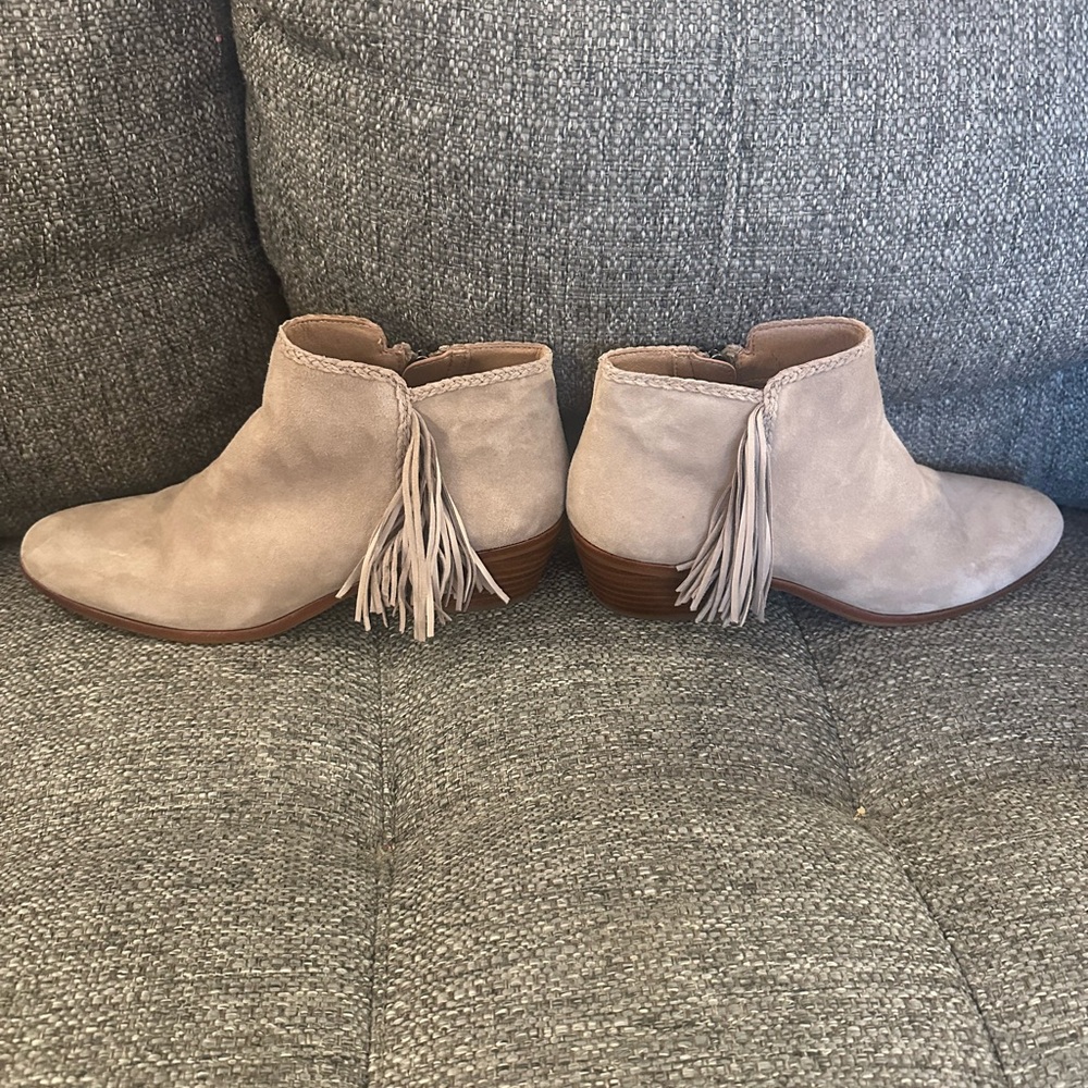 Sam Edelman Paige Suede Leather Ankle Boots Boho Tan Fringe
Side Zip